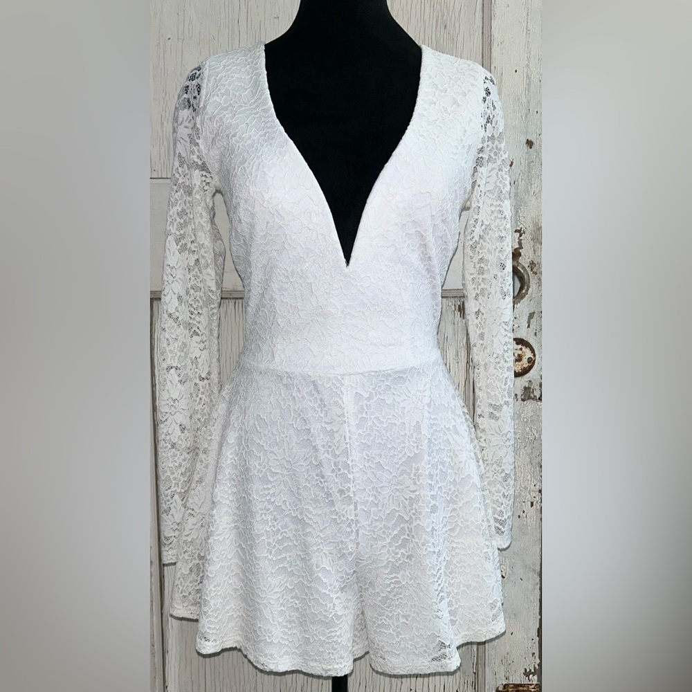 🔳Lace Long Sleeve Romper/Size Medium🔳